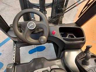 Použité vysokozdvižné vozíky LINDE E16 P ELEKTRO VIERRADFRONTSTAPLER (13063626)