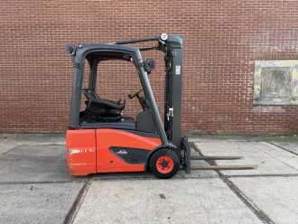 Použité vysokozdvižné vozíky LINDE E16C-02 ELEKTRO DREIRADFRONTSTAPLER (13074241)
