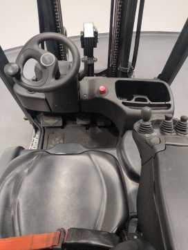 Použité vysokozdvižné vozíky LINDE E16H-386-02 ELEKTRO DREIRADFRONTSTAPLER (13070951)