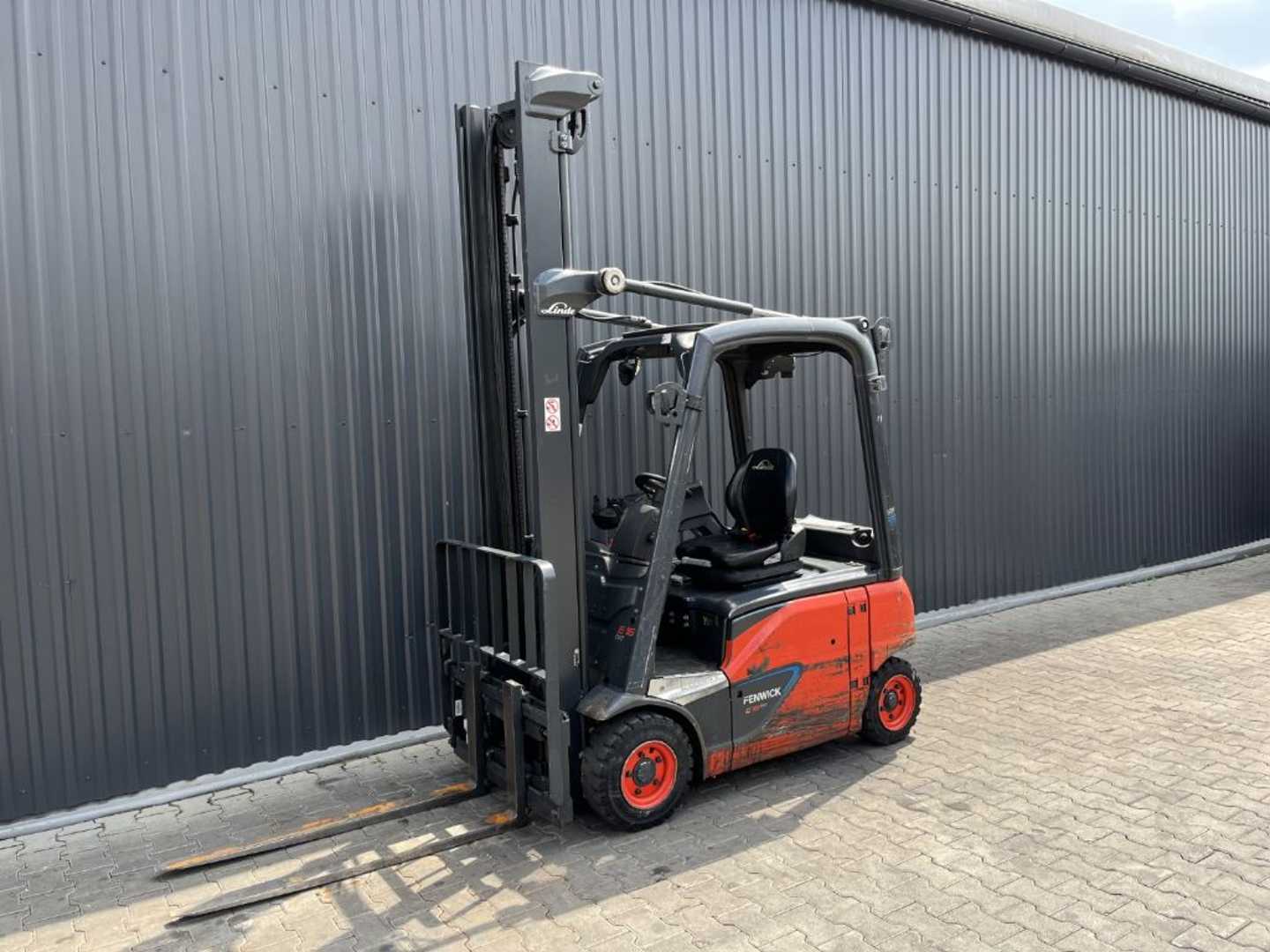 Použité vysokozdvižné vozíky LINDE E16P-02 ELEKTRO VIERRADFRONTSTAPLER (13050131)