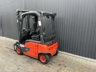 Použité vysokozdvižné vozíky LINDE E16P-02 ELEKTRO VIERRADFRONTSTAPLER (13067530)
