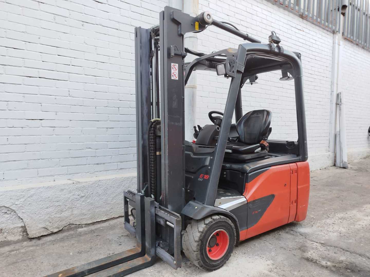 Použité vysokozdvižné vozíky LINDE E18-02 ELEKTRO DREIRADFRONTSTAPLER (13020342)