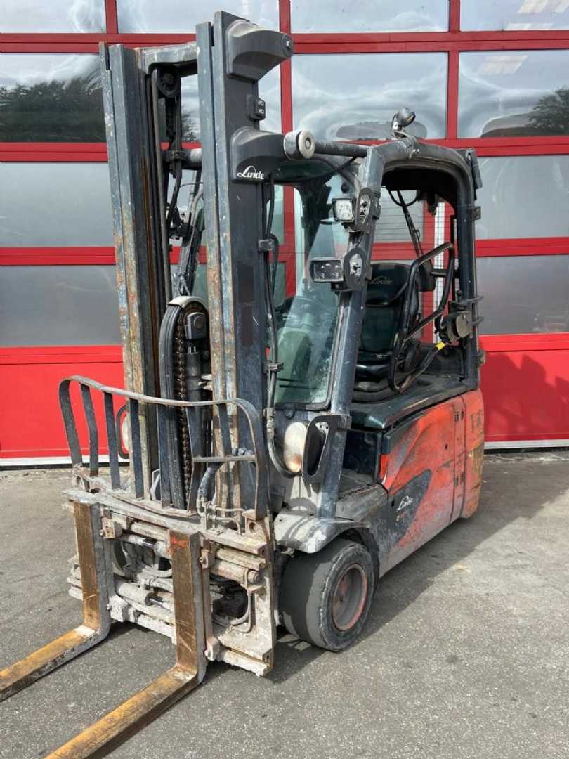 Použité vysokozdvižné vozíky LINDE E18-02 ELEKTRO DREIRADFRONTSTAPLER (13074827)