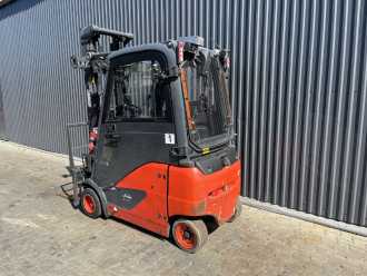 Použité vysokozdvižné vozíky LINDE E18PH-02 ELEKTRO VIERRADFRONTSTAPLER (13058688)