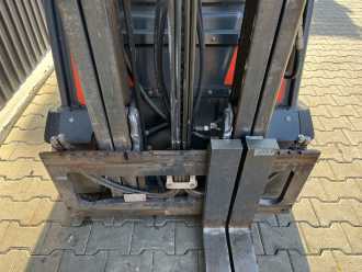 Použité vysokozdvižné vozíky LINDE E18PH-02 ELEKTRO VIERRADFRONTSTAPLER (13074852)