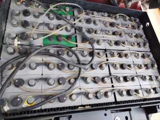 Použité vysokozdvižné vozíky LINDE E20H-01/600 ELEKTRO VIERRADFRONTSTAPLER (13067299)