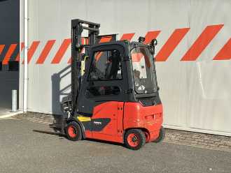 Použité vysokozdvižné vozíky LINDE E20PH-02 ELEKTRO VIERRADFRONTSTAPLER (13073802)