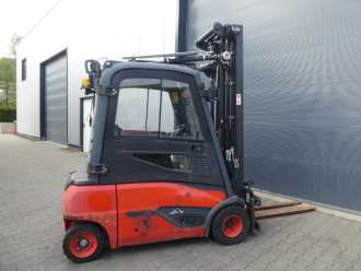 Použité vysokozdvižné vozíky LINDE E20PL-02 ELEKTRO VIERRADFRONTSTAPLER (13040700)