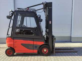 Použité vysokozdvižné vozíky LINDE E25-01/387 ELEKTRO VIERRADFRONTSTAPLER (13073604)
