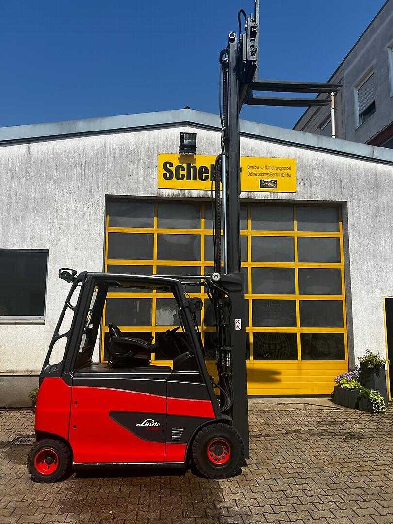 Použité vysokozdvižné vozíky LINDE E25-01 /HL600 ELEKTRO VIERRADFRONTSTAPLER (12892449)