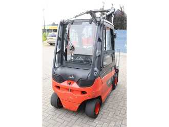 Použité vysokozdvižné vozíky LINDE E25 ELEKTRO VIERRADFRONTSTAPLER (13041273)