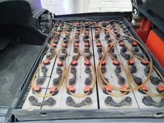 Použité vysokozdvižné vozíky LINDE E25 ELEKTRO VIERRADFRONTSTAPLER (13067376)