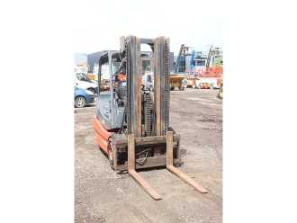 Použité vysokozdvižné vozíky LINDE E30-01 ELEKTRO VIERRADFRONTSTAPLER (13047552)