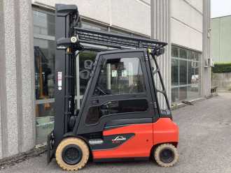 Použité vysokozdvižné vozíky LINDE E30-01 ELEKTRO VIERRADFRONTSTAPLER (13072822)
