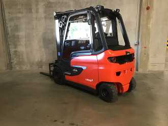 Použité vysokozdvižné vozíky LINDE E30/600HL ELEKTRO VIERRADFRONTSTAPLER (13063156)