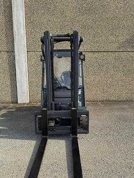 Použité vysokozdvižné vozíky LINDE E30L 387 ELEKTRO VIERRADFRONTSTAPLER (13053592)