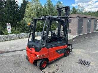 Použité vysokozdvižné vozíky LINDE E30L - 4495mm ELEKTRO VIERRADFRONTSTAPLER (13076918)