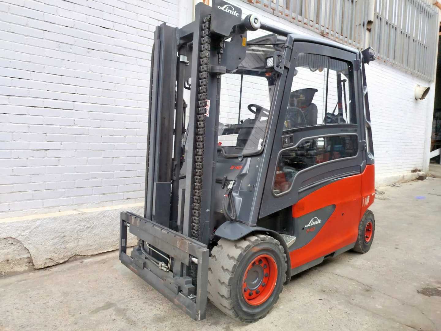 Použité vysokozdvižné vozíky LINDE E40/600 ELEKTRO VIERRADFRONTSTAPLER (13067395)