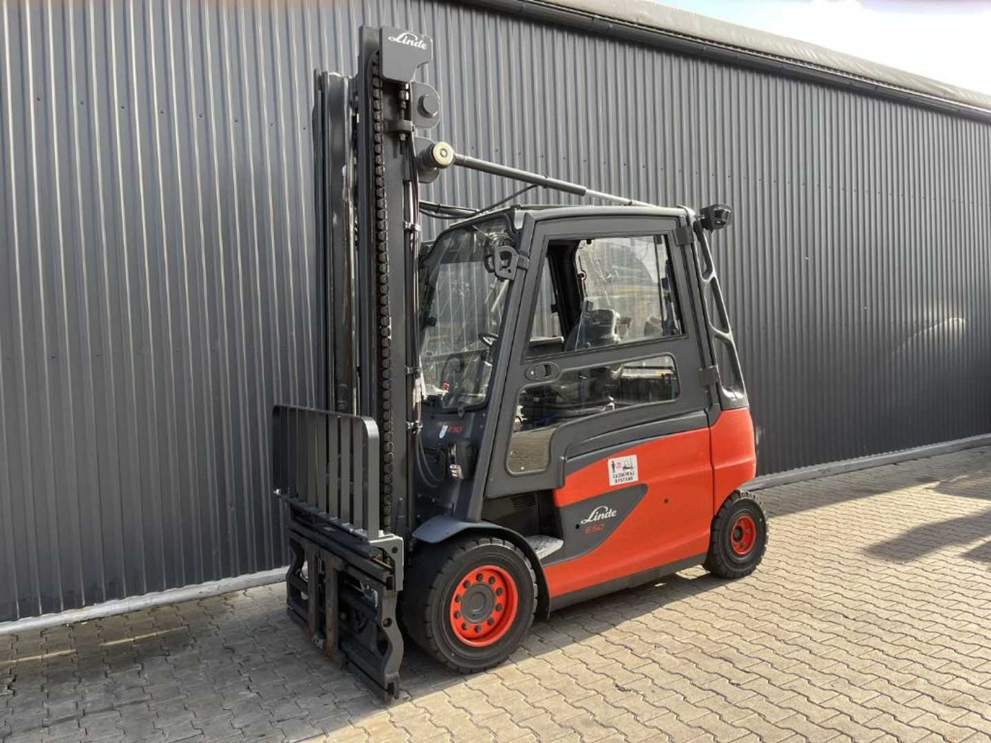 Použité vysokozdvižné vozíky LINDE E50HL-01/600 ELEKTRO VIERRADFRONTSTAPLER (13074230)