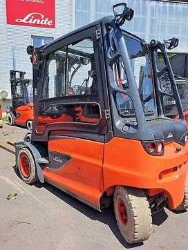 Použité vysokozdvižné vozíky LINDE E50HL ELEKTRO VIERRADFRONTSTAPLER (13051313)