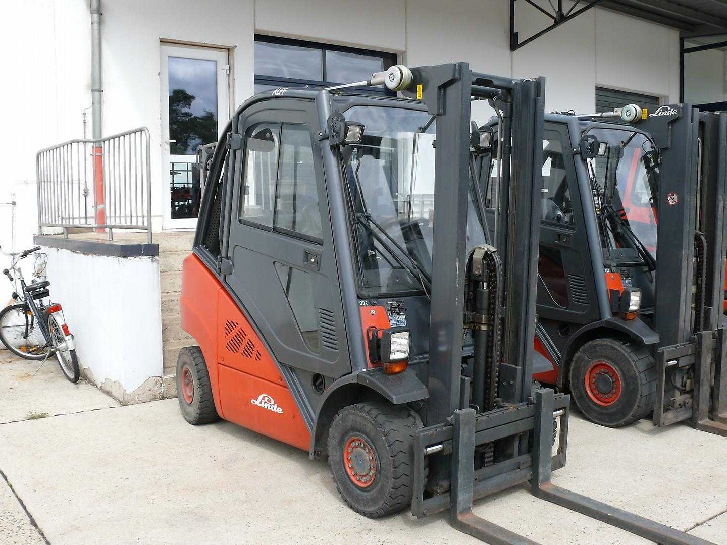 Použité vysokozdvižné vozíky LINDE H 25 D DIESEL VIERRADFRONTSTAPLER (11732728)