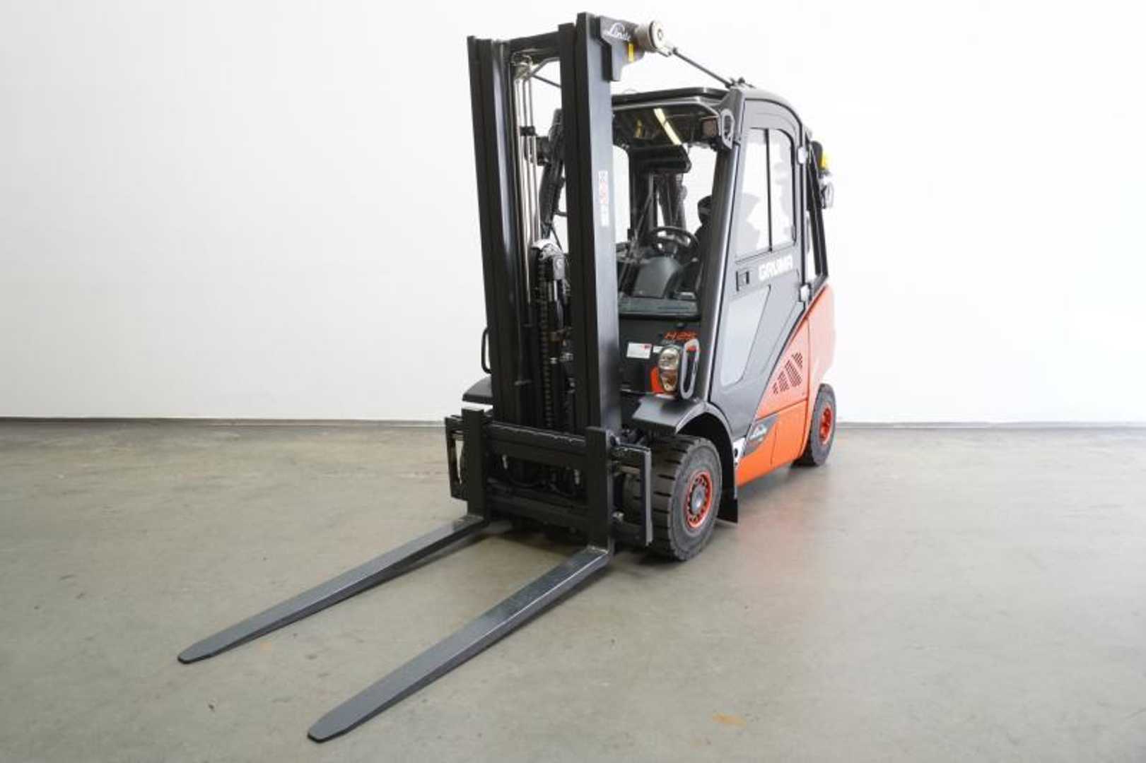 Použité vysokozdvižné vozíky LINDE H 25 D EVO 392-02 DIESEL VIERRADFRONTSTAPLER (13054946)