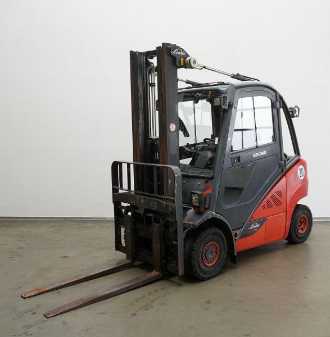 Použité vysokozdvižné vozíky LINDE H 25 D EVO 392-02 DIESEL VIERRADFRONTSTAPLER (13065833) backdrop