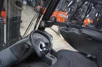 Použité vysokozdvižné vozíky LINDE H 25D-01 - Triplex - 2022er DIESEL VIERRADFRONTSTAPLER (13066232)