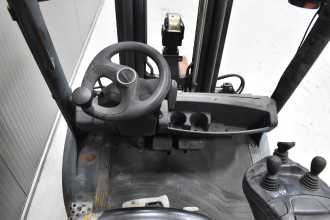 Použité vysokozdvižné vozíky LINDE H 30 D - 02 /57512/ DIESEL VIERRADFRONTSTAPLER (13061712)