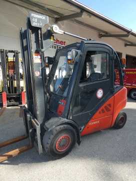 Použité vysokozdvižné vozíky LINDE H 30 D DIESEL VIERRADFRONTSTAPLER (13076061) backdrop