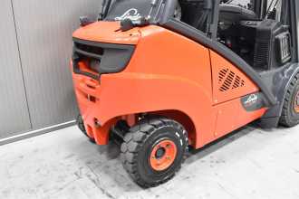 Použité vysokozdvižné vozíky LINDE H 30 T - 02 /58173/ GAS VIERRADFRONTSTAPLER (13060833)
