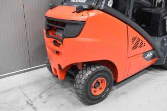 Použité vysokozdvižné vozíky LINDE H 30 T - 02 /58174/ GAS VIERRADFRONTSTAPLER (13060654)
