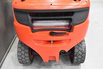 Použité vysokozdvižné vozíky LINDE H 30 T - 02 /58174/ GAS VIERRADFRONTSTAPLER (13060654)