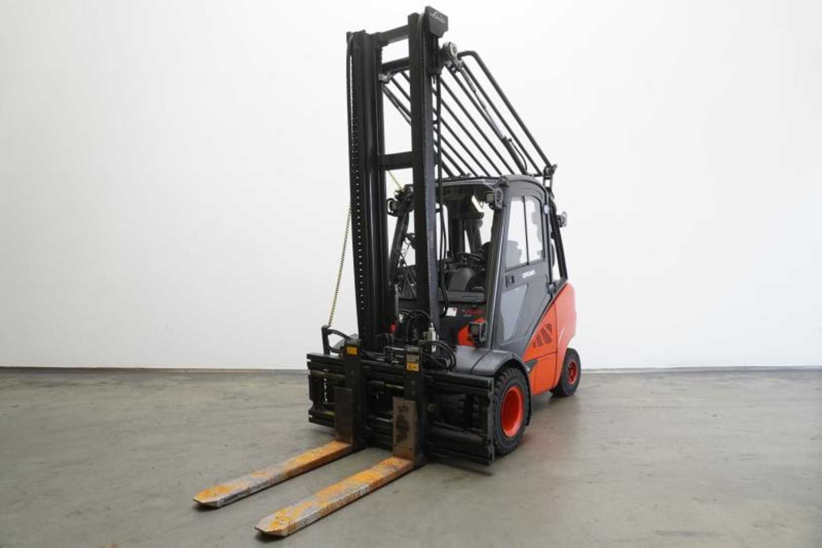 Použité vysokozdvižné vozíky LINDE H 35 D (3B) EVO 393-02 DIESEL VIERRADFRONTSTAPLER (13074523)