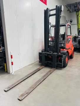 Použité vysokozdvižné vozíky LINDE H 45 D-04 BR 352 Kabine Zinkenverstellgerät DIESEL VIERRADFRONTSTAPLER (13074821) backdrop