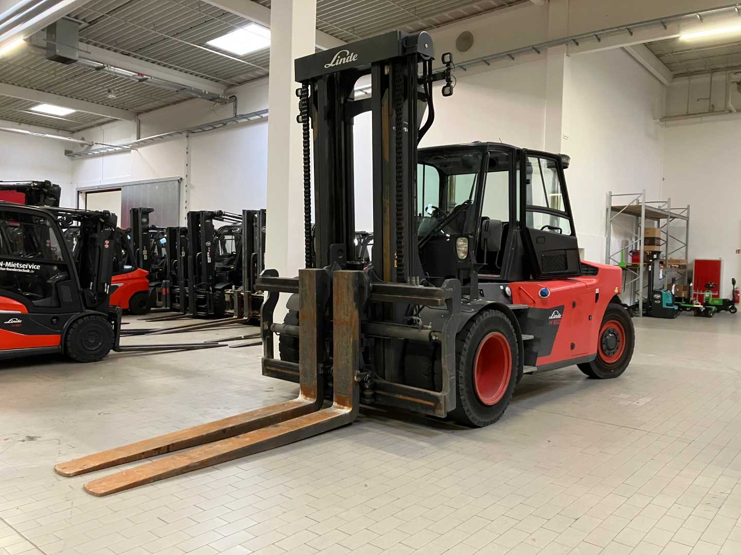 Použité vysokozdvižné vozíky LINDE H160D/1200 DIESEL VIERRADFRONTSTAPLER (12996661)