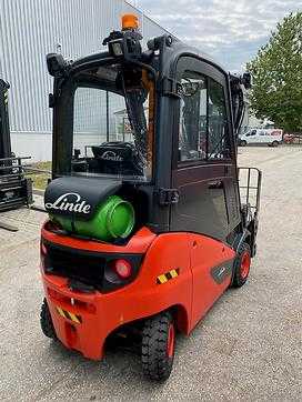 Použité vysokozdvižné vozíky LINDE H16T GAS VIERRADFRONTSTAPLER (12806741)