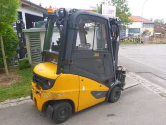 Použité vysokozdvižné vozíky LINDE H18D DIESEL VIERRADFRONTSTAPLER (13040945)