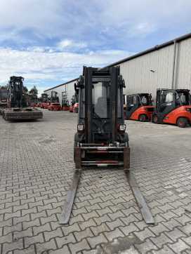 Použité vysokozdvižné vozíky LINDE H25D-02/600 DIESEL VIERRADFRONTSTAPLER (13075629)
