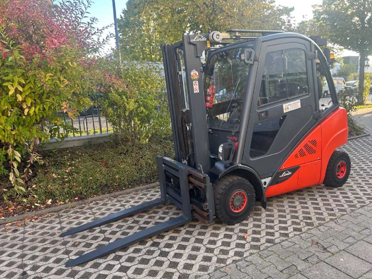 Použité vysokozdvižné vozíky LINDE H25D-02 EVO DIESEL VIERRADFRONTSTAPLER (13073831)