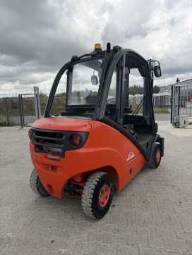 Použité vysokozdvižné vozíky LINDE H25D DIESEL VIERRADFRONTSTAPLER (13067015)