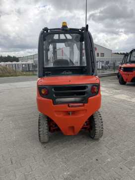Použité vysokozdvižné vozíky LINDE H25D DIESEL VIERRADFRONTSTAPLER (13067015)