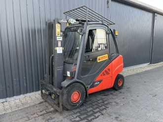 Použité vysokozdvižné vozíky LINDE H30D-02 DIESEL VIERRADFRONTSTAPLER (13071995) backdrop