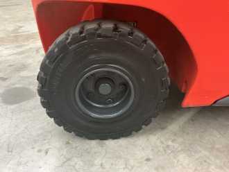 Použité vysokozdvižné vozíky LINDE H30D DIESEL VIERRADFRONTSTAPLER (13065229)