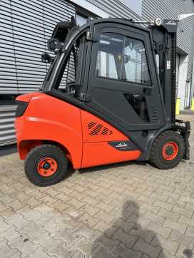 Použité vysokozdvižné vozíky LINDE H30D DIESEL VIERRADFRONTSTAPLER (13073371)