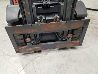 Použité vysokozdvižné vozíky LINDE H30T-02 GAS VIERRADFRONTSTAPLER (13003262)