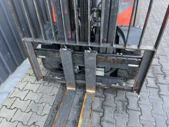 Použité vysokozdvižné vozíky LINDE H35T-02 GAS VIERRADFRONTSTAPLER (13066812)
