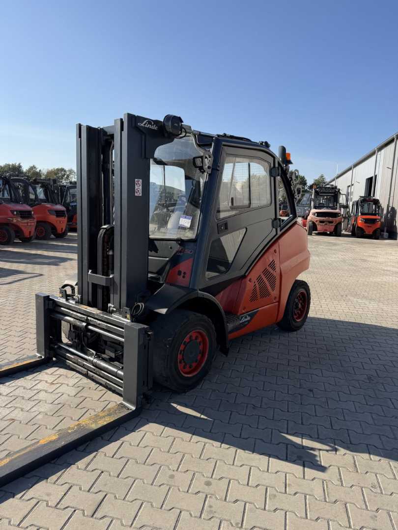 Použité vysokozdvižné vozíky LINDE H50D-02 Containerfähig DIESEL VIERRADFRONTSTAPLER (13074418)