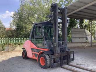 Použité vysokozdvižné vozíky LINDE H80D-03/900 DIESEL VIERRADFRONTSTAPLER (13065597) backdrop