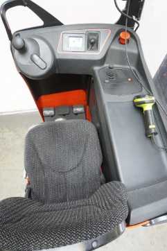 Použité vysokozdvižné vozíky LINDE L 14 RW 1174-02 ELEKTRO HOCHHUBWAGENFAHRERSITZ (13073318)